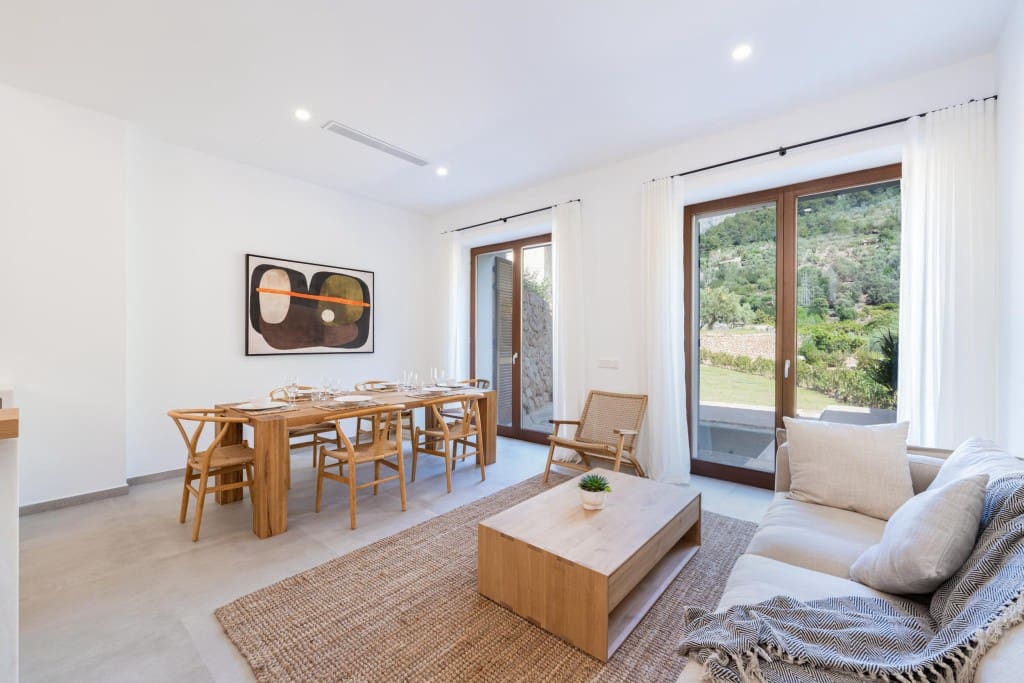 3 soveværelse Semi-Rækkehus til salg i Fornalutx med swimmingpool - € 1.550.000 (Ref: 8523356)