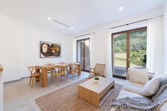 3 soveværelse Semi-Rækkehus til salg i Fornalutx med swimmingpool - € 1.550.000 (Ref: 8523356)