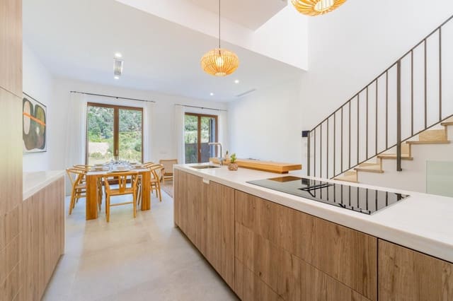 3 soveværelse Semi-Rækkehus til salg i Fornalutx med swimmingpool - € 1.550.000 (Ref: 8523356)