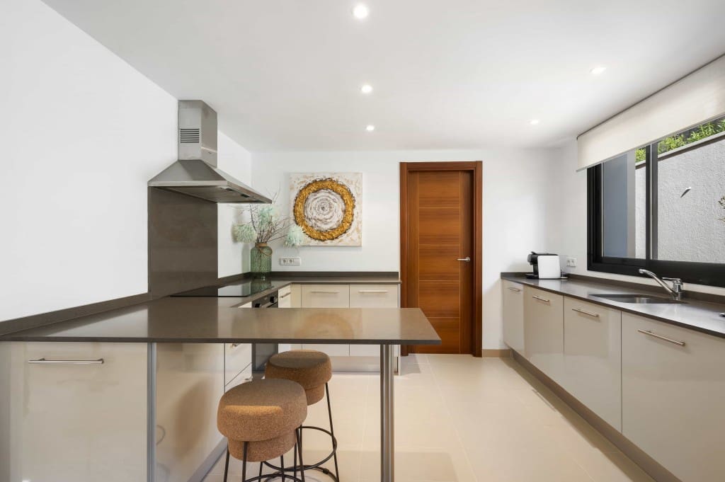 4 soveværelse Lejlighed til salg i Es Camp De Mar / El Camp De Mar med swimmingpool - € 2.200.000 (Ref: 8523371)