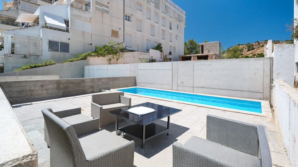 4 bedroom Villa for sale in Genova with pool - € 2,500,000 (Ref: 8523444)