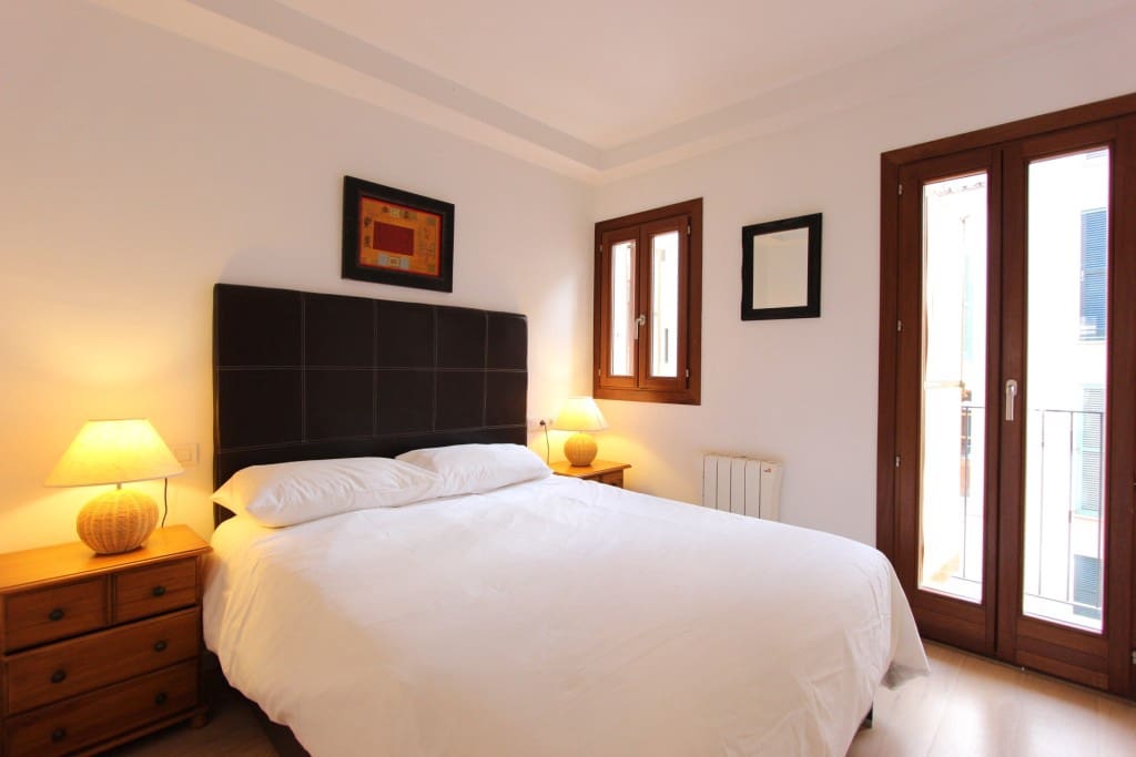3 bedroom Apartment for sale in Palma de Mallorca - € 1,200,000 (Ref: 8523446)