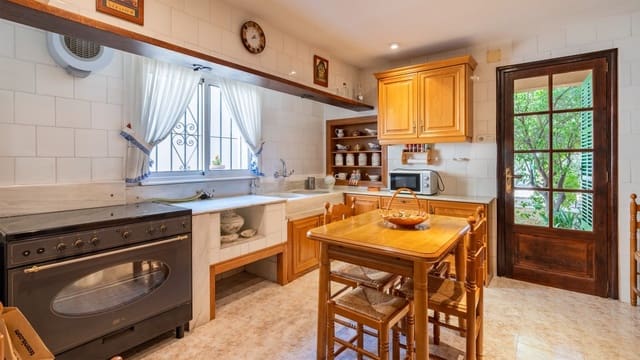 8 sovrum Villa till salu i Palma de Mallorca - 975 000 € (Ref: 8523494)