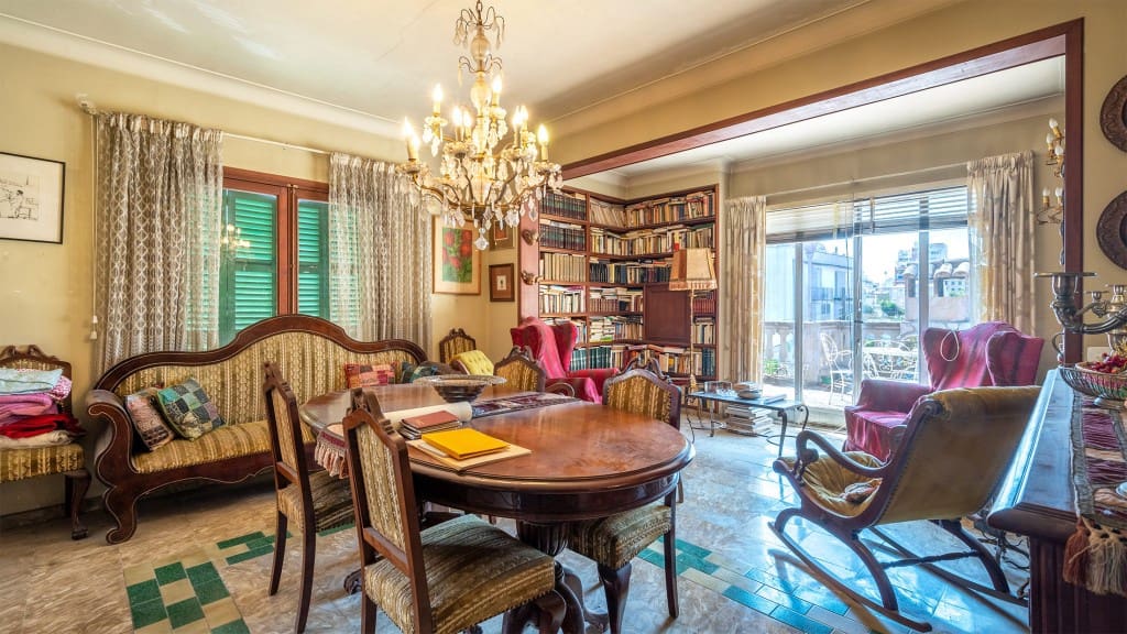 8 bedroom Villa for sale in Palma de Mallorca - € 975,000 (Ref: 8523494)