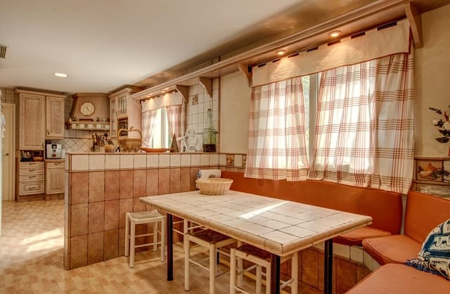 6 soveværelse Villa til salg i Palmanova, Calvià med swimmingpool - € 1.999.999 (Ref: 8523618)