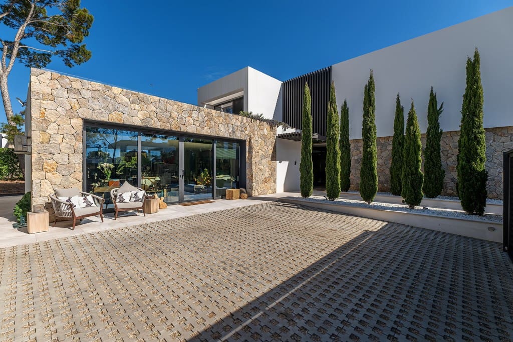 6 slaapkamer Villa te koop in Santa Ponsa met zwembad - € 9.400.000 (Ref: 8523644)