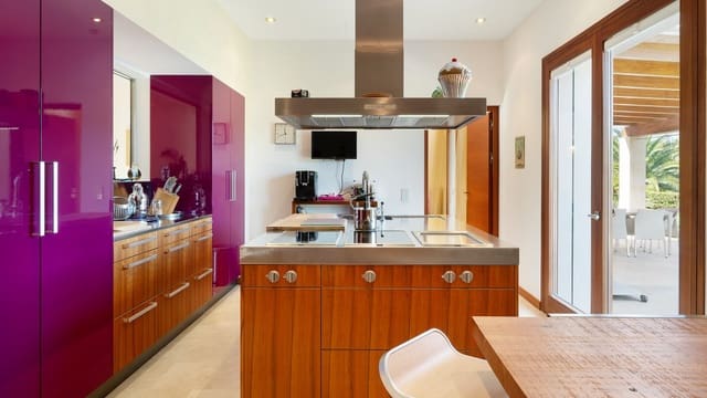 4 soveværelse Finca/Landehus til salg i Calvià med swimmingpool - € 8.980.000 (Ref: 8524913)