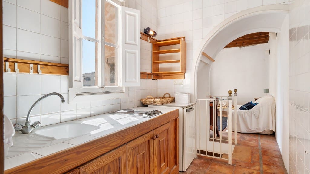 8 bedroom Apartment for sale in Palma de Mallorca - € 2,700,000 (Ref: 8527610)