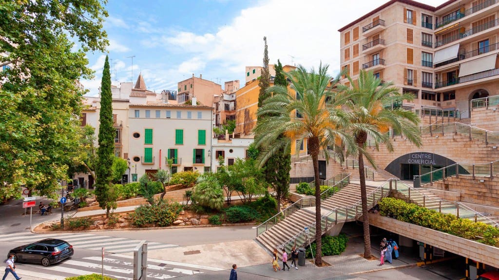 8 bedroom Apartment for sale in Palma de Mallorca - € 2,700,000 (Ref: 8527610)