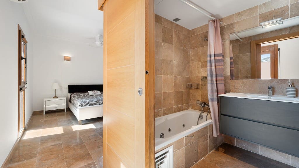 4 soveværelse Villa til salg i Palma de Mallorca med swimmingpool - € 1.450.000 (Ref: 8527613)