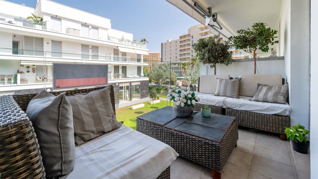 4 bedroom Apartment for sale in Palmanova with pool - € 845,000 (Ref: 8550952)