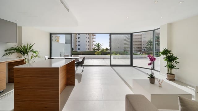 2 sypialnia Apartament na sprzedaż w Puerto Portals, Calvià z basenem - 1 060 000 € (Ref: 8656079)