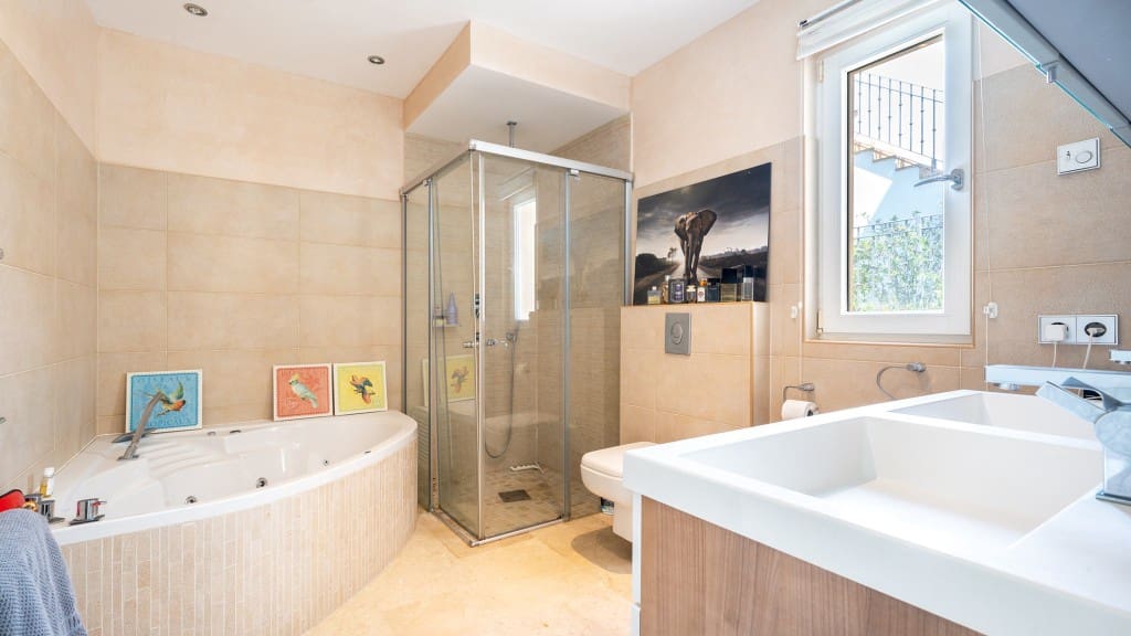 5 soveværelse Villa til salg i Costa de la Calma med swimmingpool - € 1.650.000 (Ref: 8662108)