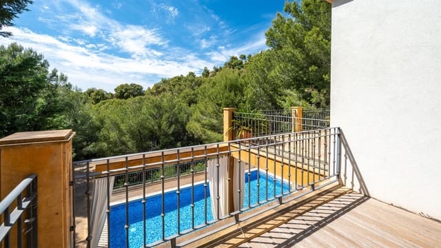 5 soveværelse Villa til salg i Costa de la Calma, Calvià med swimmingpool - € 1.650.000 (Ref: 8662108)