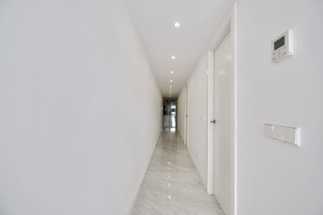 2 sypialnia Apartament na sprzedaż w Puerto Portals, Calvià z basenem - 1 100 000 € (Ref: 8671692)