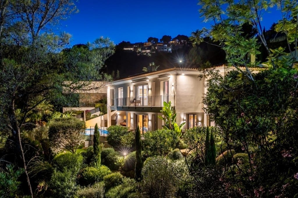 3 soveværelse Villa til salg i Costa d'en Blanes med swimmingpool - € 3.900.000 (Ref: 8696175)