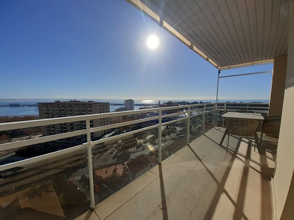 2 soveværelse Lejlighed til leje i Palma de Mallorca med swimmingpool - € 2.000 (Ref: 8699497)