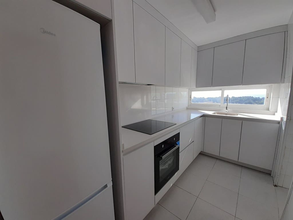 2 soveværelse Lejlighed til leje i Palma de Mallorca med swimmingpool - € 2.000 (Ref: 8699497)