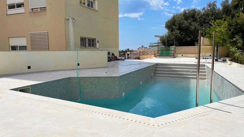 2 soveværelse Lejlighed til leje i Palma de Mallorca med swimmingpool - € 2.000 (Ref: 8699497)