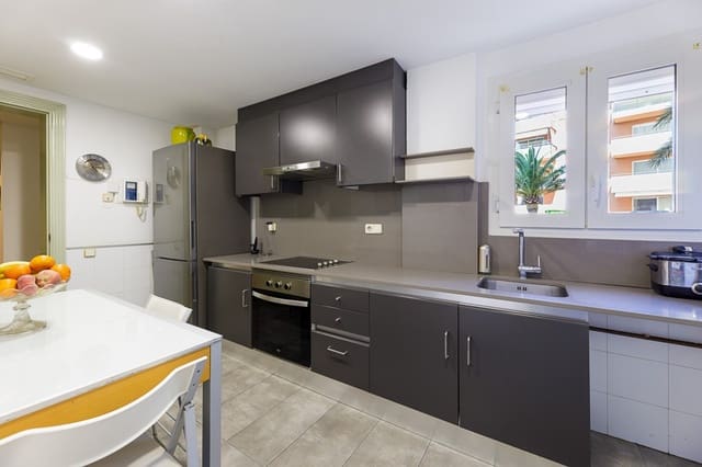 3 slaapkamer Appartement te koop in Palma de Mallorca met zwembad - € 735.000 (Ref: 8848805)