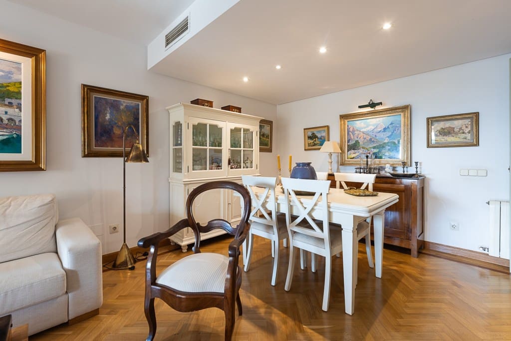 3 slaapkamer Appartement te koop in Palma de Mallorca met zwembad - € 735.000 (Ref: 8848805)