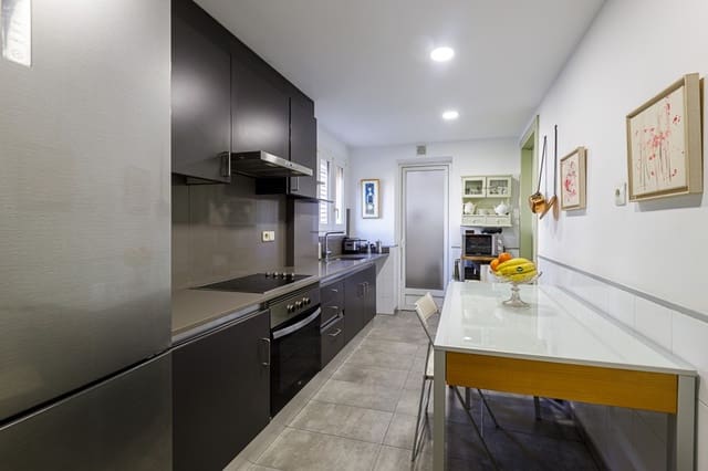 3 slaapkamer Appartement te koop in Palma de Mallorca met zwembad - € 735.000 (Ref: 8848805)