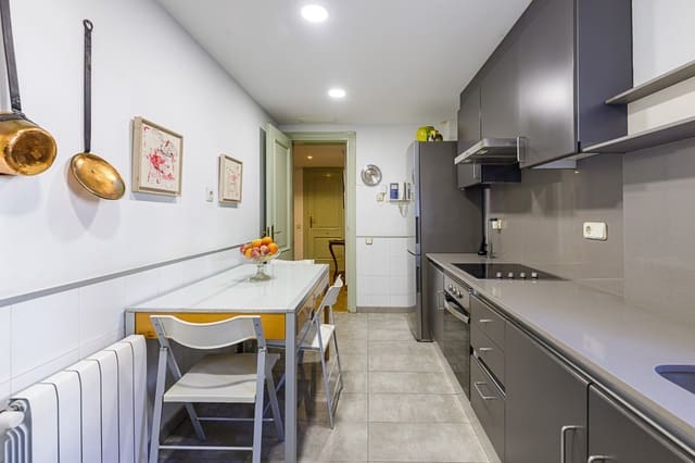 3 slaapkamer Appartement te koop in Palma de Mallorca met zwembad - € 735.000 (Ref: 8848805)