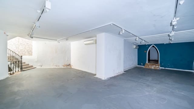 Commercial for sale in Palma de Mallorca - € 650,000 (Ref: 8885716)