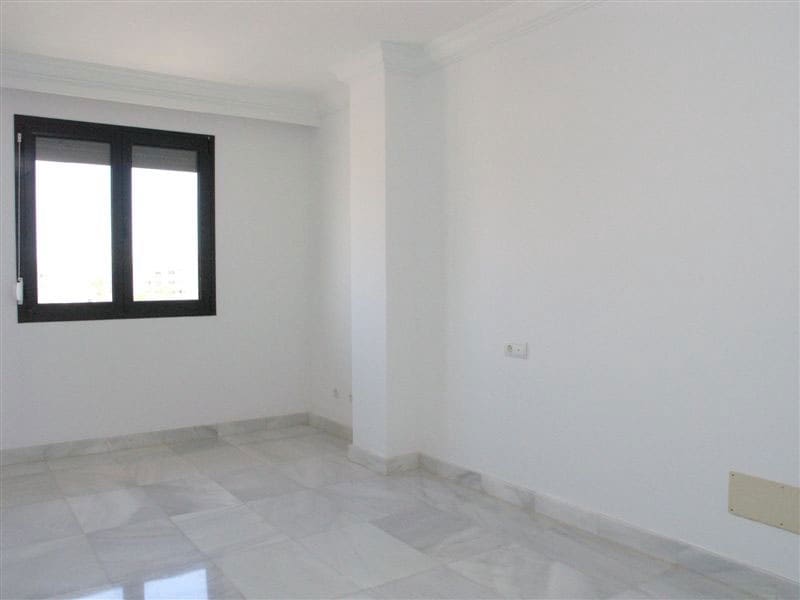 2 slaapkamer Appartement te huur in Palma de Mallorca - € 2.500 (Ref: 8907386)