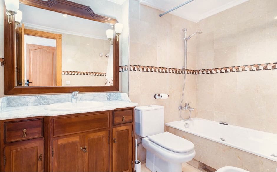 2 slaapkamer Appartement te huur in Palma de Mallorca - € 2.500 (Ref: 8907386)