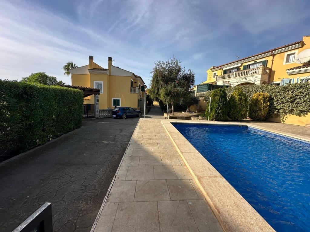 3 soveværelse Byhus til salg i Calvia med swimmingpool - € 930.000 (Ref: 8948628)