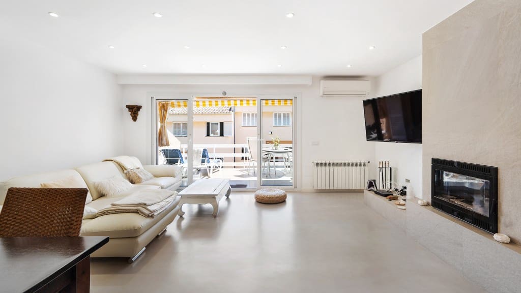 4 soveværelse Byhus til salg i Cala Mayor med swimmingpool - € 975.000 (Ref: 9031516)