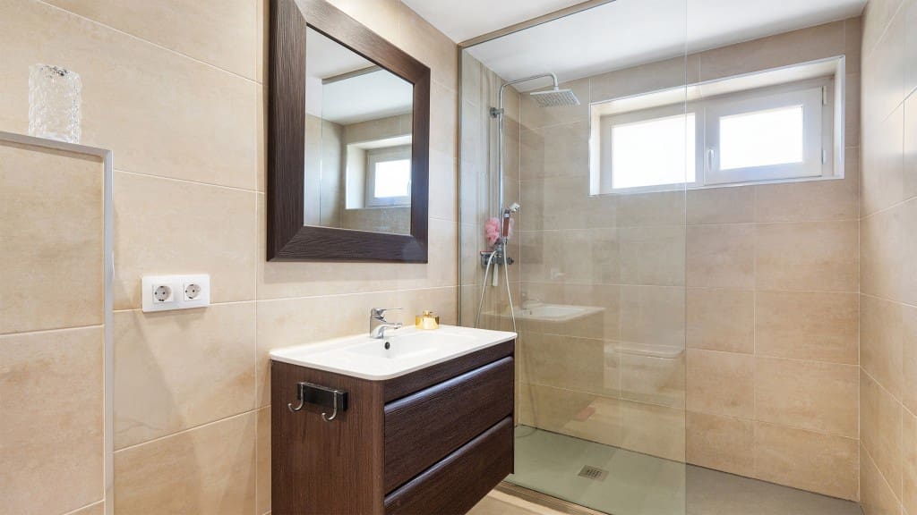 4 soveværelse Byhus til salg i Cala Mayor med swimmingpool - € 975.000 (Ref: 9031516)