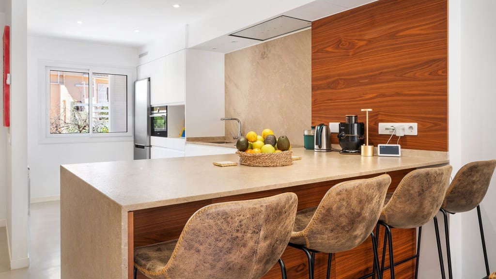 4 soveværelse Byhus til salg i Cala Mayor med swimmingpool - € 975.000 (Ref: 9031516)