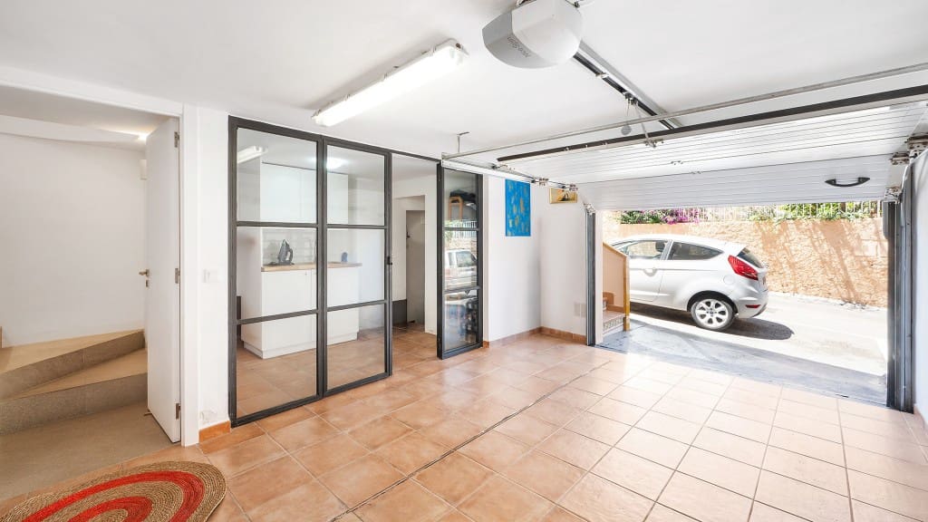 4 soveværelse Byhus til salg i Cala Mayor med swimmingpool - € 975.000 (Ref: 9031516)