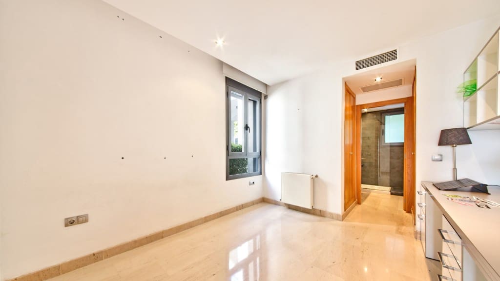 3 soverom Leilighet til leie i Palma de Mallorca med svømmebasseng - € 3 000 (Ref: 9057380)