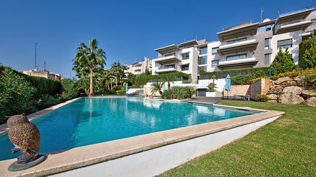 3 soverom Leilighet til leie i Palma de Mallorca med svømmebasseng - € 3 000 (Ref: 9057380)