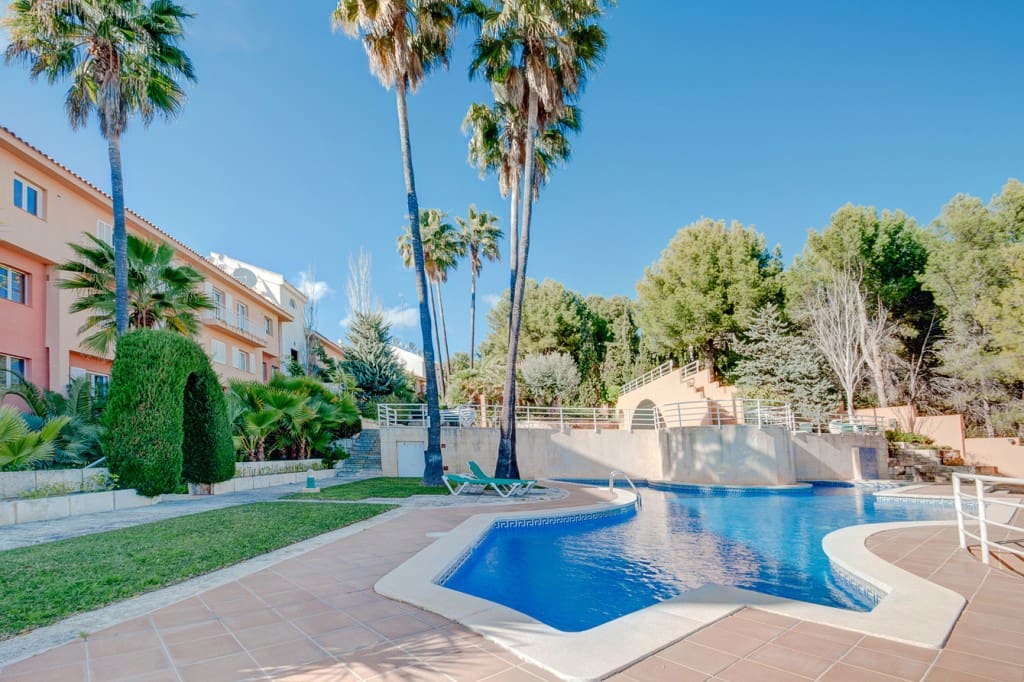 3 bedroom Penthouse for sale in Bendinat with pool - € 1,995,000 (Ref: 9062190)