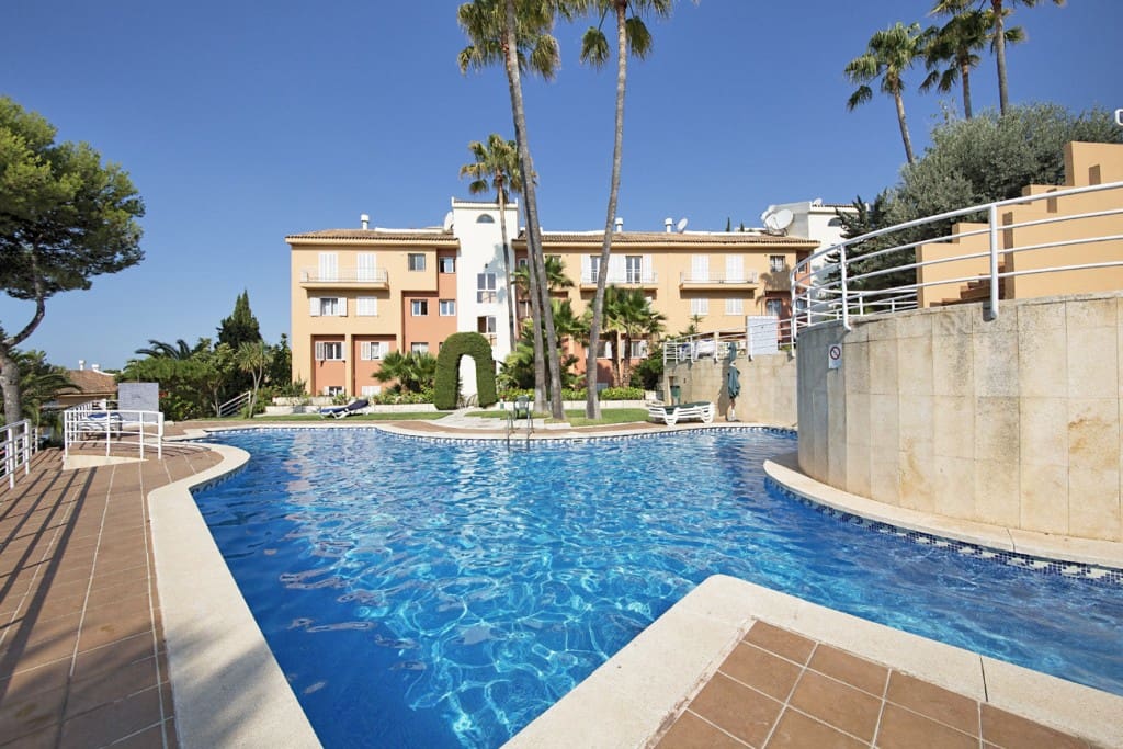 3 bedroom Penthouse for sale in Bendinat with pool - € 1,995,000 (Ref: 9062190)