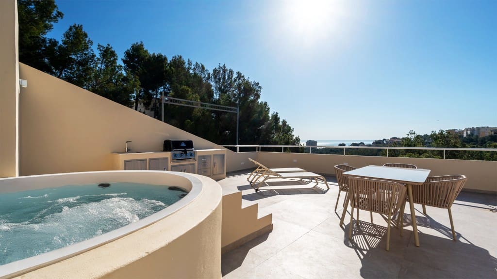 3 bedroom Penthouse for sale in Bendinat with pool - € 1,995,000 (Ref: 9062190)