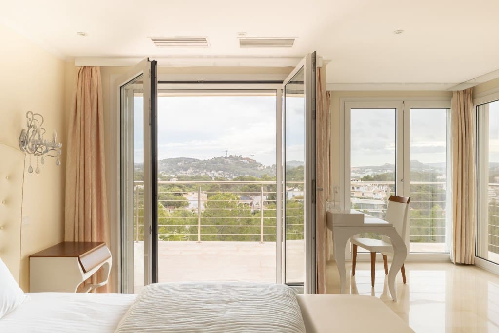 4 soveværelse Villa til salg i Costa de la Calma med swimmingpool - € 2.980.000 (Ref: 9074922)