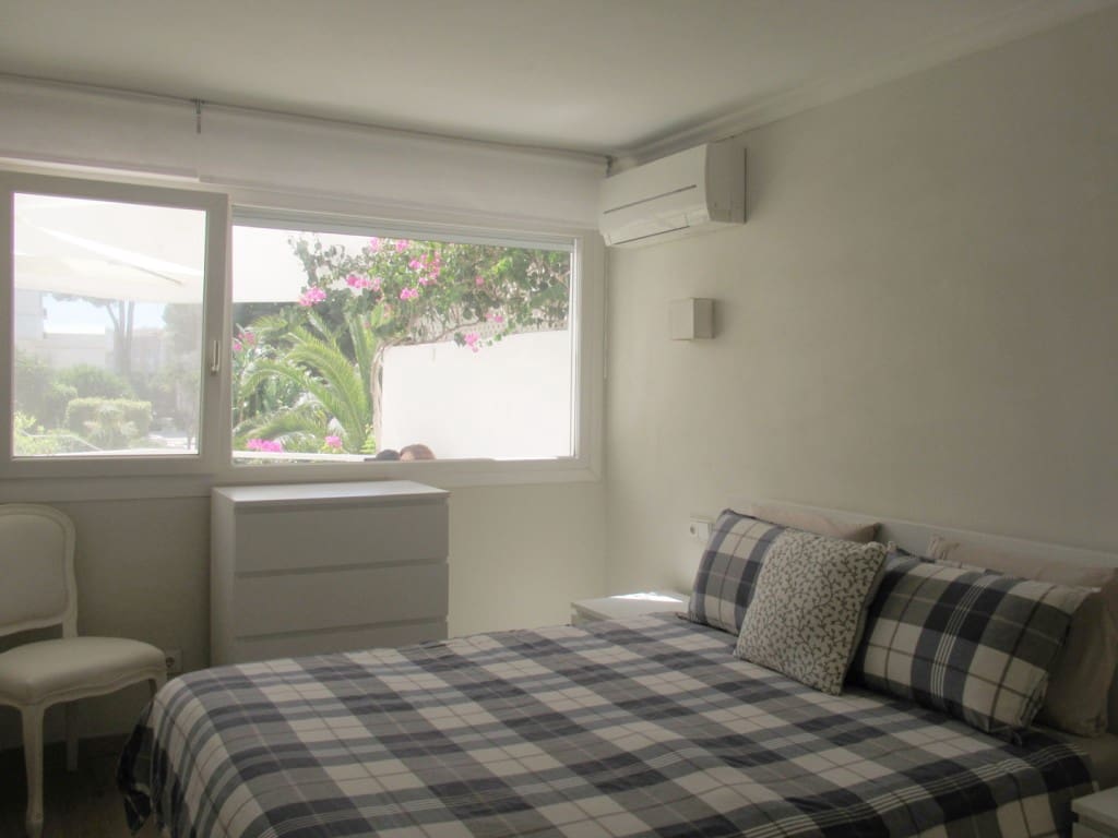 1 slaapkamer Appartement te huur in Cala Vinyes / Cala Vinyas / Cala Vinas met zwembad - € 1.400 (Ref: 9077821)