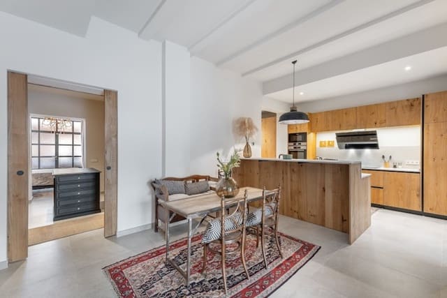 4 soveværelse Byhus til salg i Santa Catalina, Palma de Mallorca med swimmingpool - € 2.650.000 (Ref: 9098933)