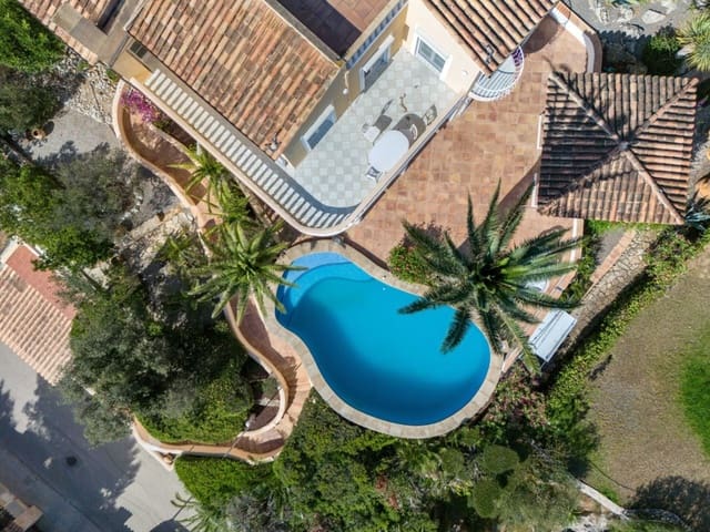 4 slaapkamer Villa te koop in Puerto de Andratx, Andratx met zwembad - € 3.900.000 (Ref: 9176317)