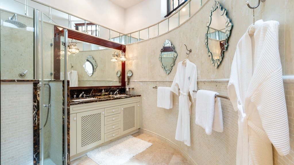 2 bedroom Villa for sale in Mal Pas-Bon Aire with pool - € 7,500,000 (Ref: 9254818)