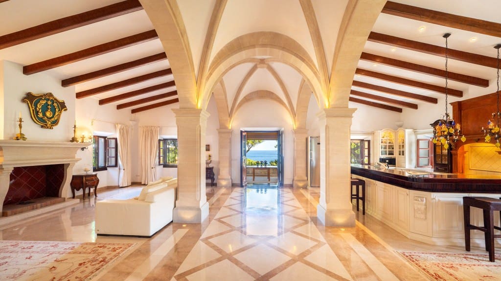 2 bedroom Villa for sale in Mal Pas-Bon Aire with pool - € 7,500,000 (Ref: 9254818)