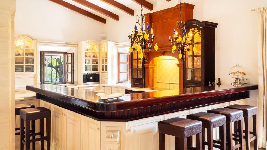 2 bedroom Villa for sale in Mal Pas-Bon Aire with pool - € 7,500,000 (Ref: 9254818)