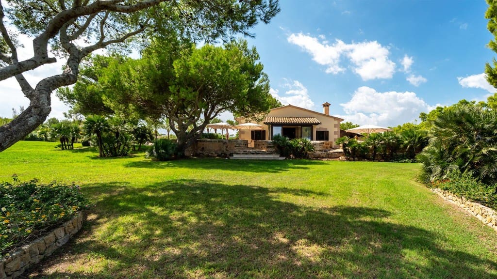 2 bedroom Villa for sale in Mal Pas-Bon Aire with pool - € 7,500,000 (Ref: 9254818)