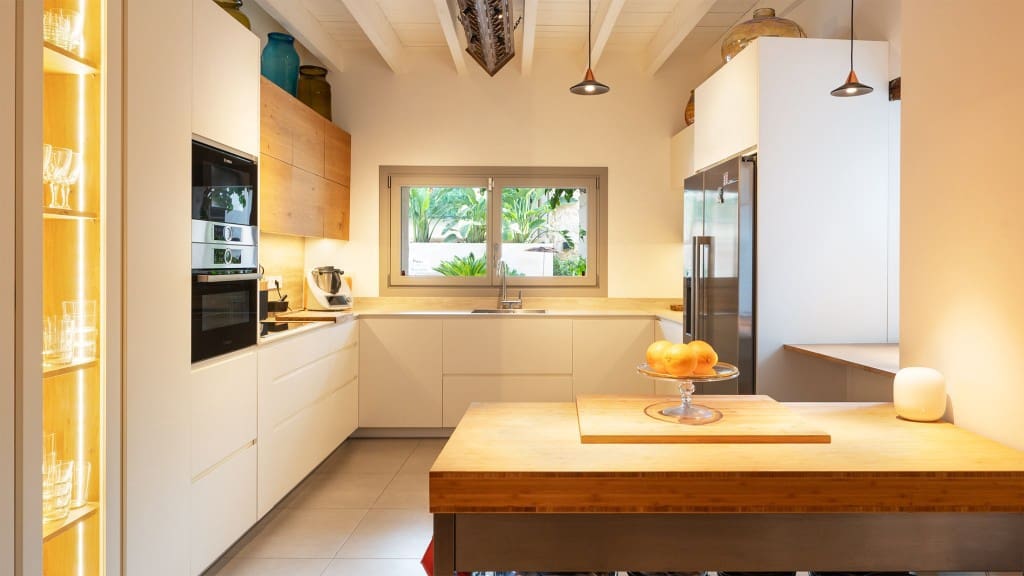 4 soverom Hus til salgs i Consell med svømmebasseng - € 1 650 000 (Ref: 9303221)