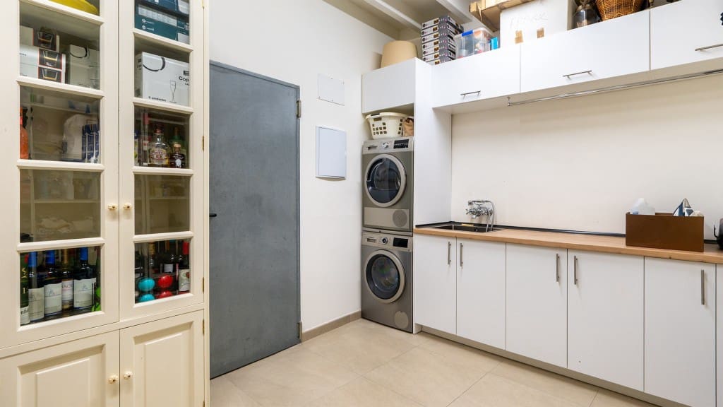 4 soverom Hus til salgs i Consell med svømmebasseng - € 1 650 000 (Ref: 9303221)